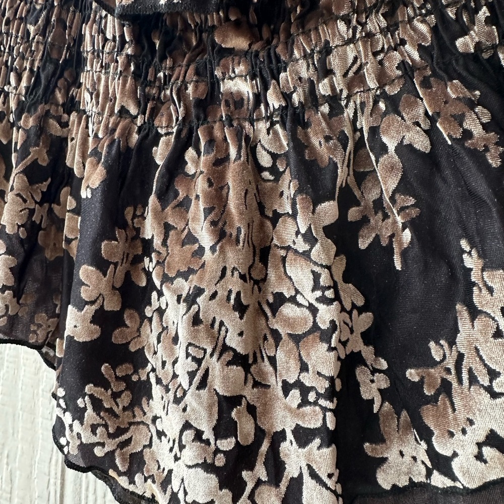 Urban Outfitters Velvet Ruffle Peplum Tube Top - Picture 9 of 11